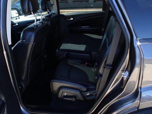 Used 2018 Dodge Journey Crossroad w/ Rear Seat Video Group AWD/4WD image 9
