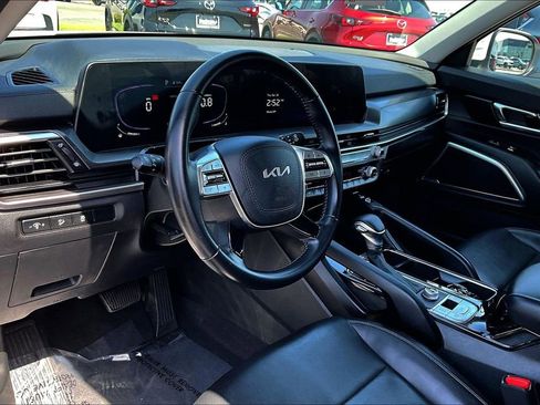Used 2024 Kia Telluride S FWD image 11