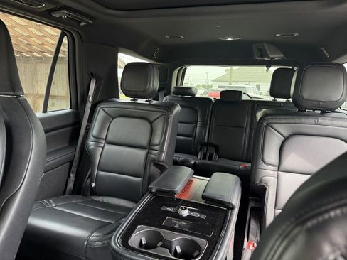 Used 2021 Lincoln Navigator Reserve w/ Luxury Package AWD/4WD image 19