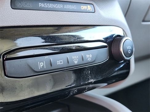 Certified 2025 Ford Escape Platinum w/ Premium Technology Package image 26