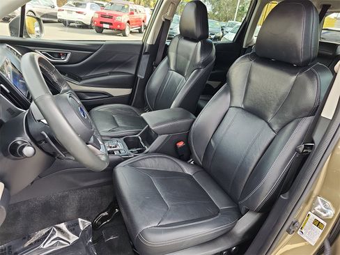 Used 2022 Subaru Forester Limited image 15