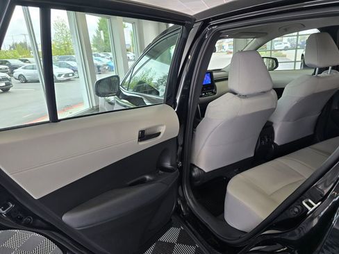 Used 2023 Toyota Corolla Cross L image 34