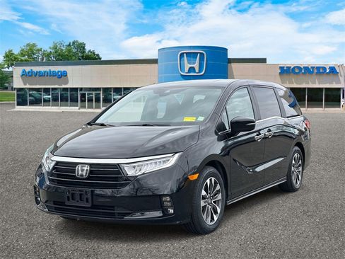 Certified 2024 Honda Odyssey EX-L image 2