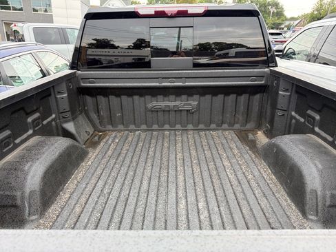 Used 2023 GMC Sierra 1500 AT4 w/ Technology Package AWD/4WD image 8