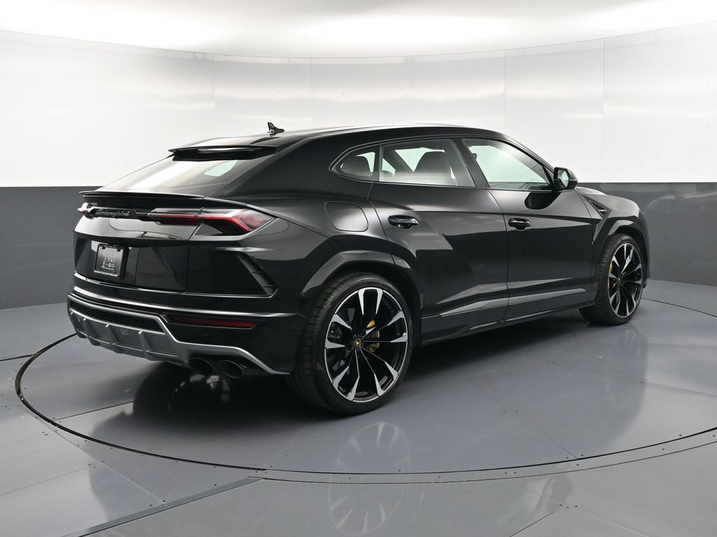 Used 2022 Lamborghini Urus AWD/4WD image 8