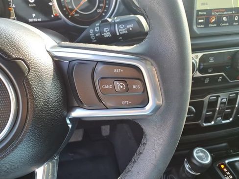 Used 2023 Jeep Wrangler Unlimited Sahara AWD/4WD image 20