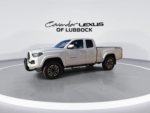 Used 2020 Toyota Tacoma TRD Sport image 5