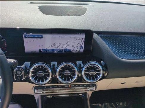 Used 2025 Mercedes-Benz GLA 250 image 15