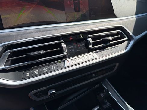 Used 2022 BMW X7 xDrive40i w/ Premium Package AWD/4WD image 30