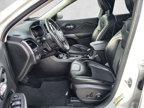 Used 2019 Jeep Cherokee Latitude Plus image 15