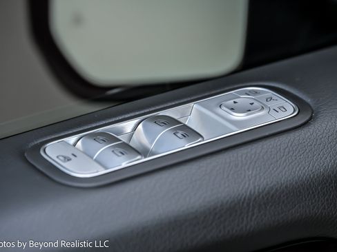 Used 2024 Mercedes-Benz G 550 image 24