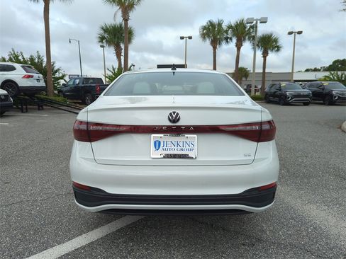 New 2025 Volkswagen Jetta SE image 6
