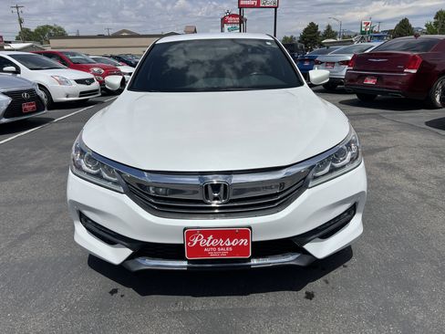 Used 2016 Honda Accord Sport image 2