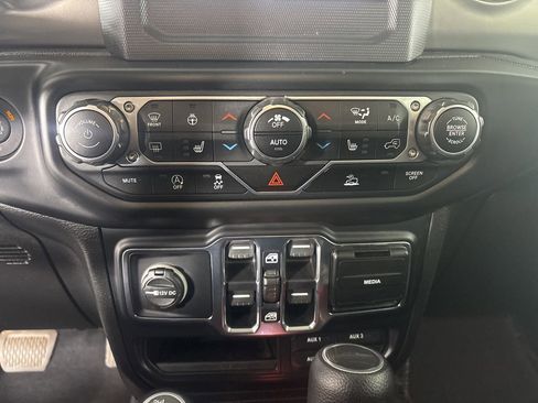 Used 2020 Jeep Gladiator Sport w/ Quick Order Package 24S image 17