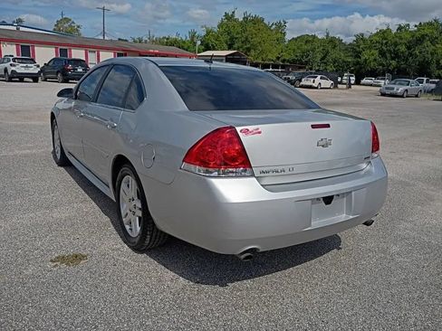 Used 2016 Chevrolet Impala LT FWD image 3