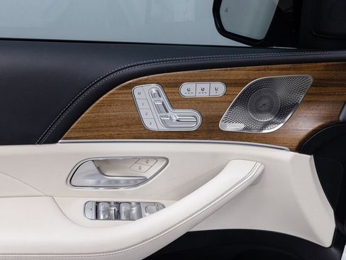 Used 2025 Mercedes-Benz GLS 63 AMG 4MATIC image 6