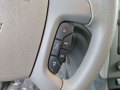 Used 2015 Chevrolet Traverse LS image 24