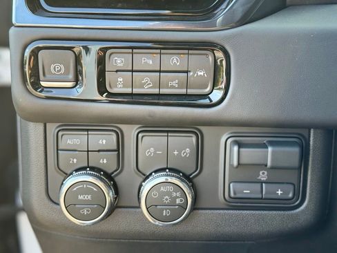 Certified 2026 GMC Yukon AT4 Ultimate AWD/4WD image 19