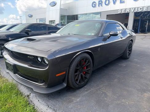 Used 2015 Dodge Challenger SRT Hellcat RWD image 3