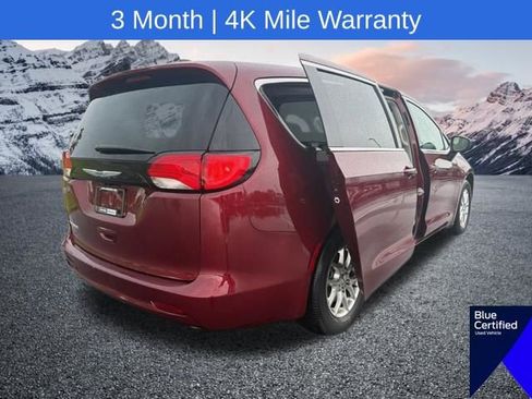 Used 2023 Chrysler Voyager LX FWD image 9
