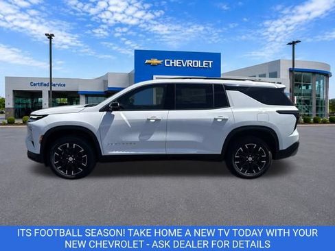 New 2026 Chevrolet Traverse LT w/ Sun and Wheel Package AWD/4WD image 4