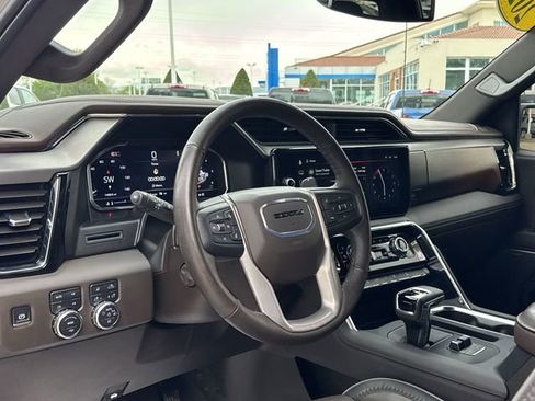 Used 2025 GMC Sierra 1500 Denali AWD/4WD image 22