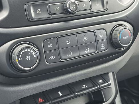 Used 2022 GMC Canyon Elevation Standard w/ Convenience Package image 28