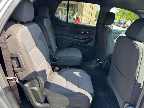 Used 2023 Chevrolet Traverse LT FWD image 31