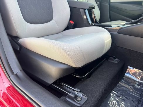 Used 2021 Toyota Corolla LE w/ LE Convenience Package FWD image 23