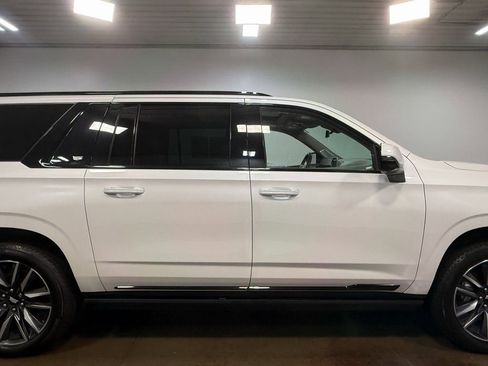 Used 2021 Cadillac Escalade ESV Sport Platinum image 32