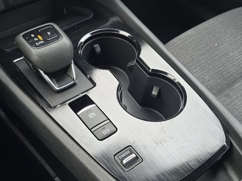 Used 2023 Nissan Rogue SV image 22