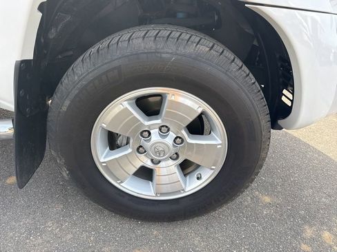 Used 2010 Toyota Tacoma PreRunner w/ TRD Sport Pkg image 27