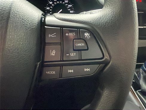 Used 2023 Toyota Sienna LE image 23