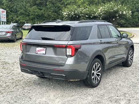 Used 2025 Ford Explorer ST-Line AWD/4WD image 5