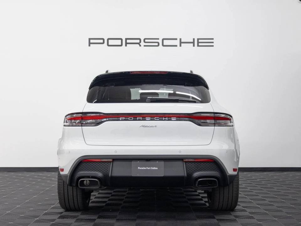 Certified 2026 Porsche Macan AWD/4WD image 30