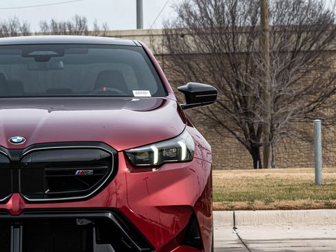 New 2026 BMW M5 w/ Executive Package image 39