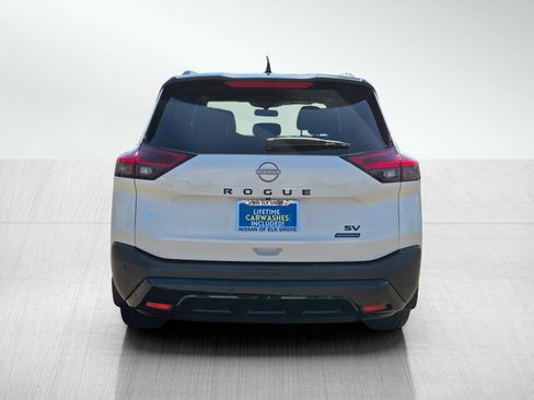 Used 2023 Nissan Rogue SV w/ SV Premium B Package FWD image 5