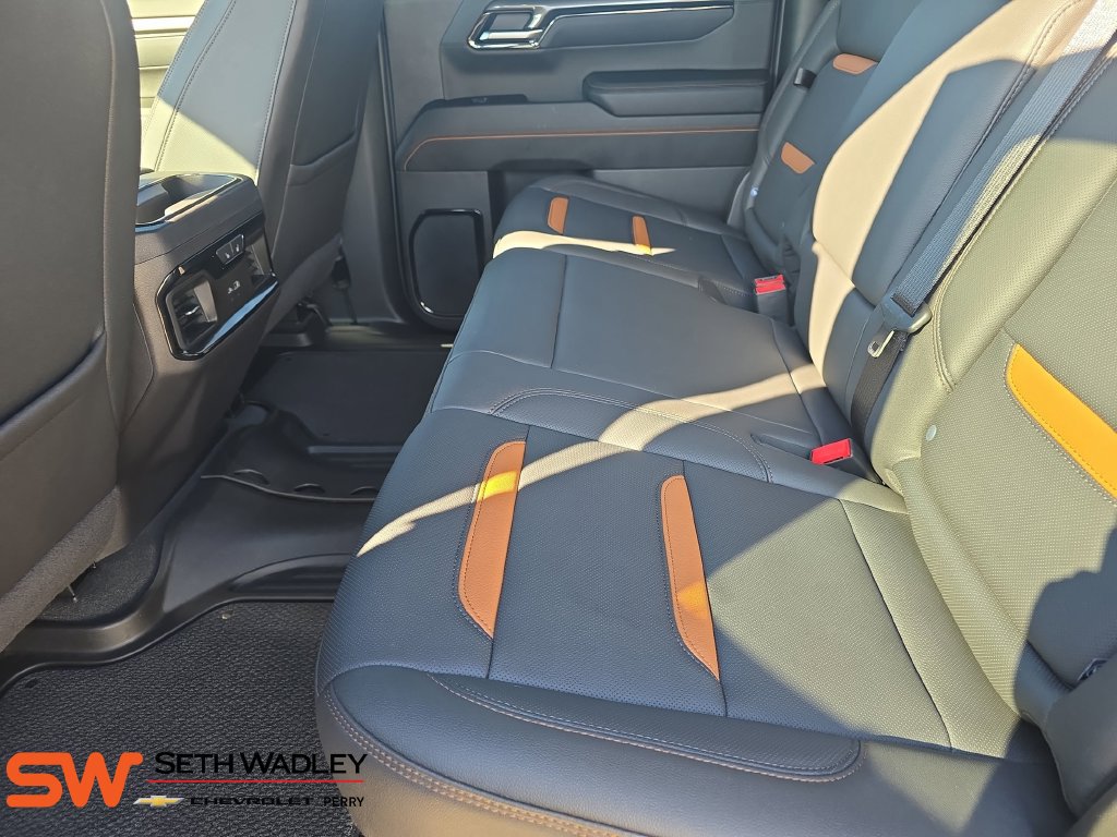Used 2025 GMC Sierra 1500 AT4 w/ AT4 Premium Package AWD/4WD image 14