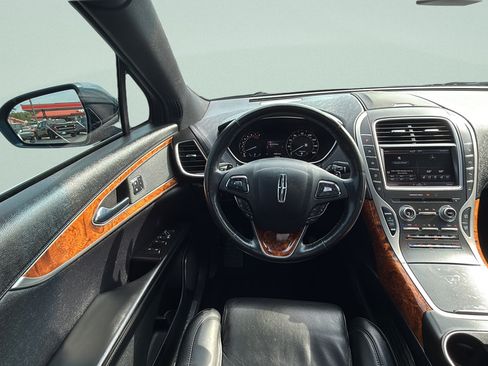 Used 2016 Lincoln MKX Reserve w/ Technology Package AWD/4WD image 11
