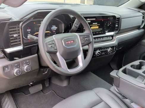 Used 2026 GMC Sierra 1500 SLT AWD/4WD image 9