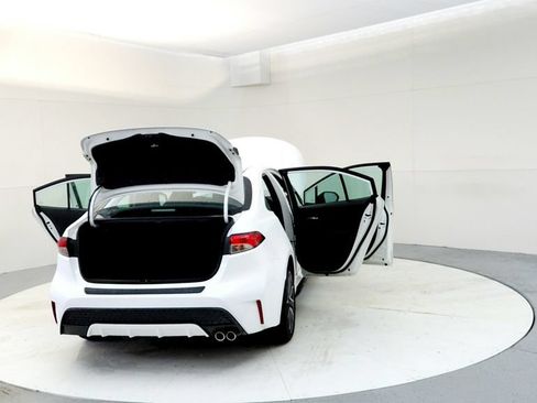 Used 2020 Toyota Corolla SE FWD image 11