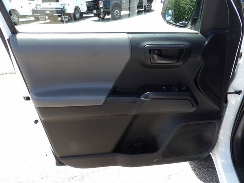 Used 2022 Toyota Tacoma SR RWD image 14