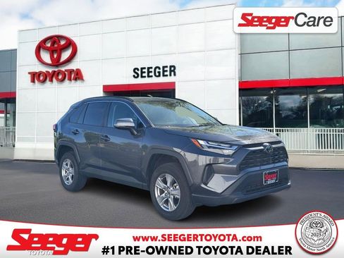 Used 2025 Toyota RAV4 XLE AWD/4WD image 1
