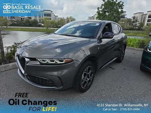 Used 2024 Alfa Romeo Tonale Ti w/ Premium Interior Package AWD/4WD image 1