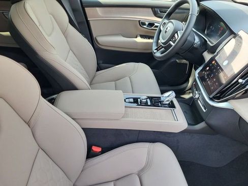 New 2026 Volvo XC90 T8 Plus w/ Protection Package Premier image 17