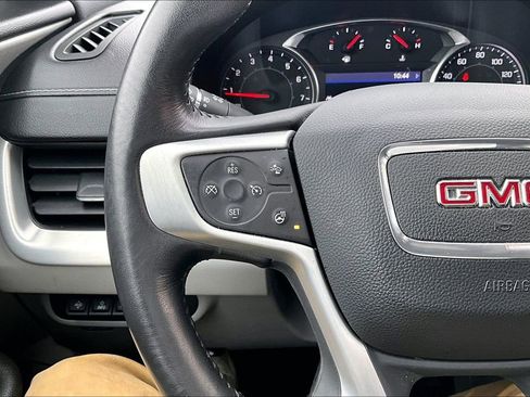 Used 2022 GMC Terrain SLT w/ Tech Package image 14