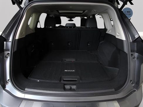 Used 2025 Nissan Rogue SL w/ Tech Package image 20