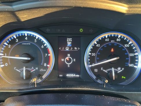 Used 2016 Toyota Highlander Limited image 2