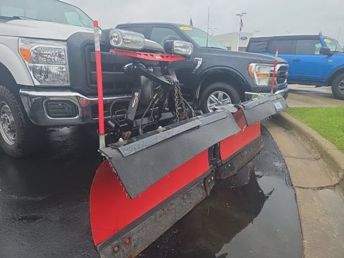 Used 2016 Ford F250 XL w/ Power Equipment Group AWD/4WD image 2