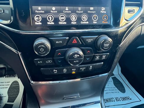 Used 2019 Jeep Grand Cherokee Limited AWD/4WD image 23